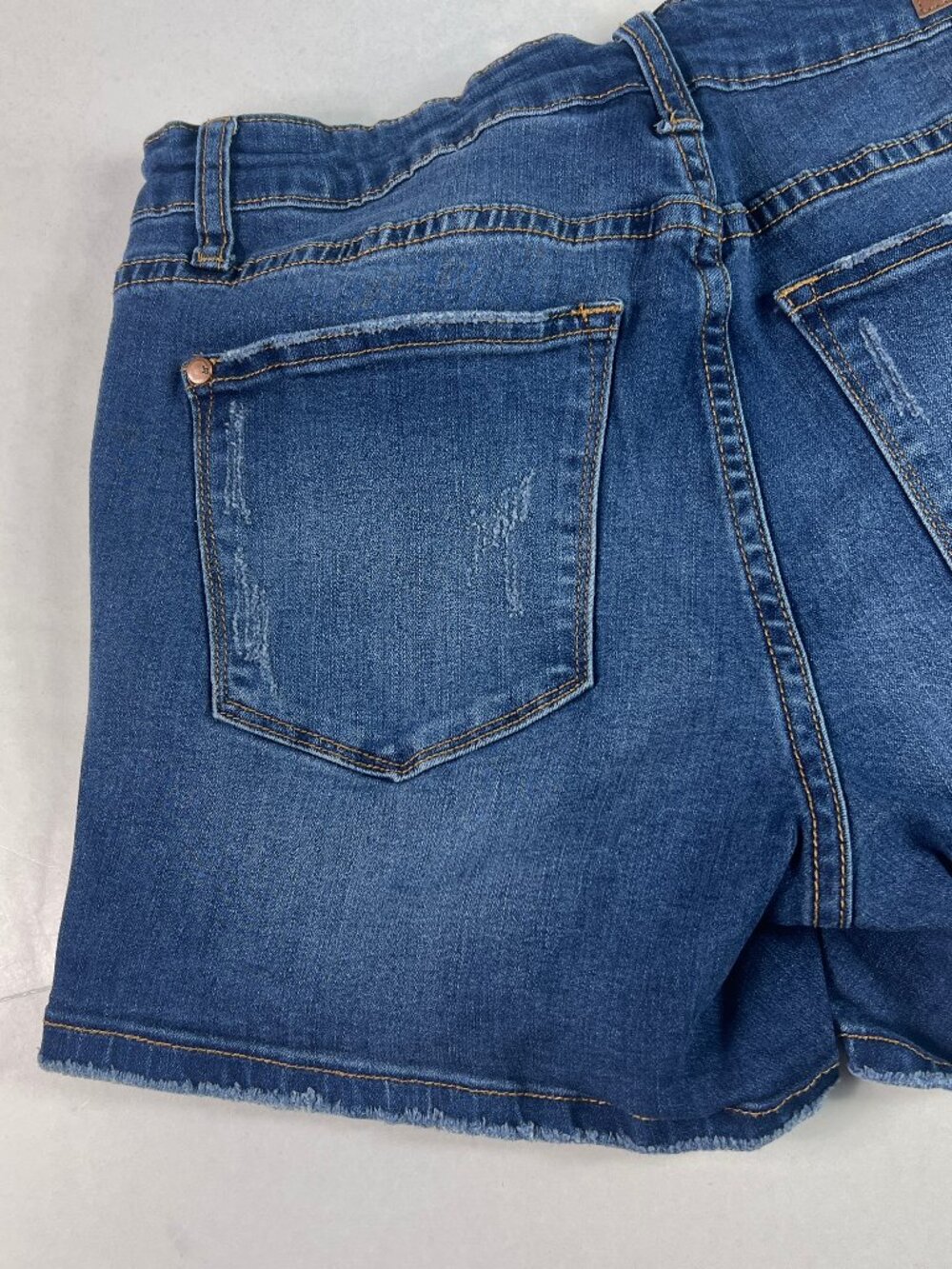 Judy Blue Shorts Women's 31* Mid Rise Blue Faded Distressed Denim Jorts Tag L - Picture 7 of 16